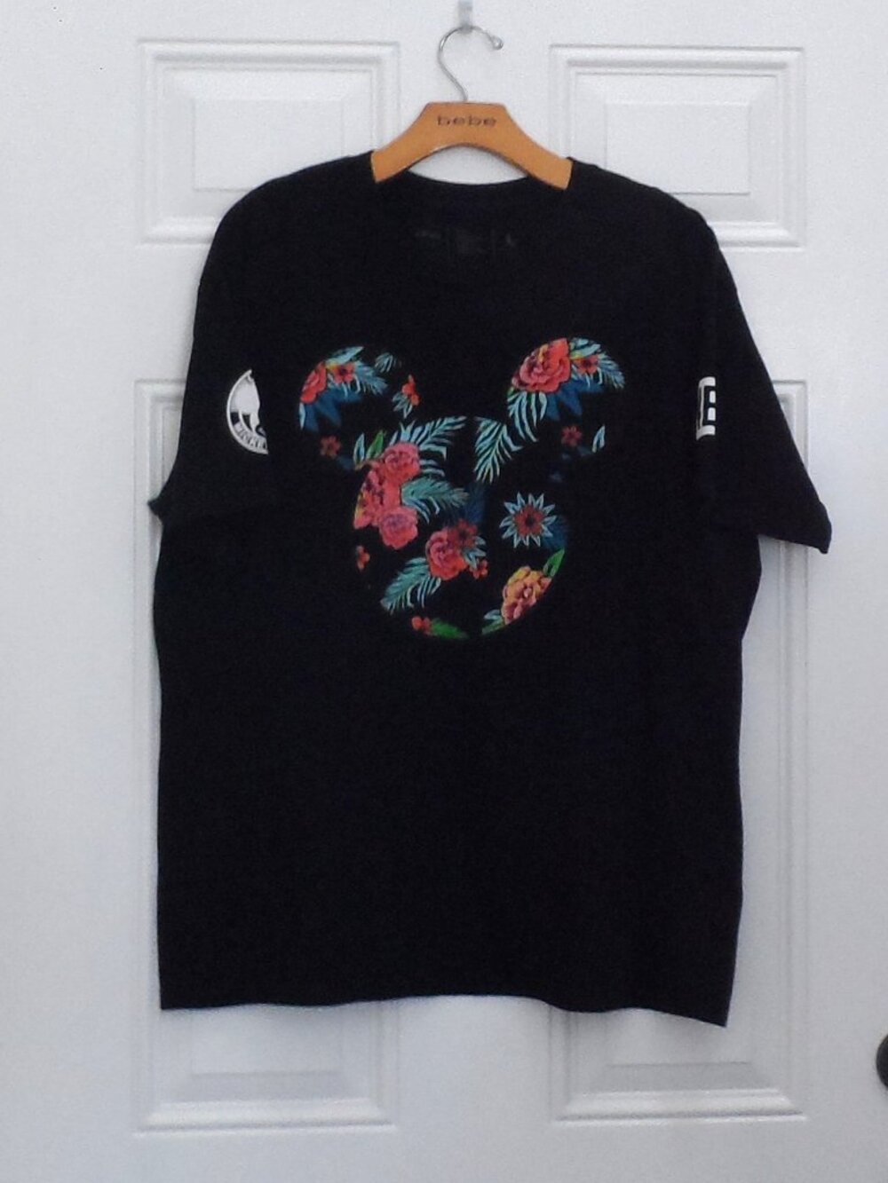 Walt Disney Mickey Mouse  Black T-Shirt With Disney- size L